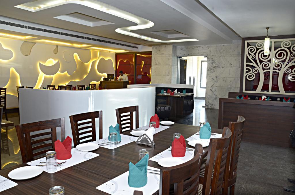 Hotel Crimson Palace Agra  Exteriör bild