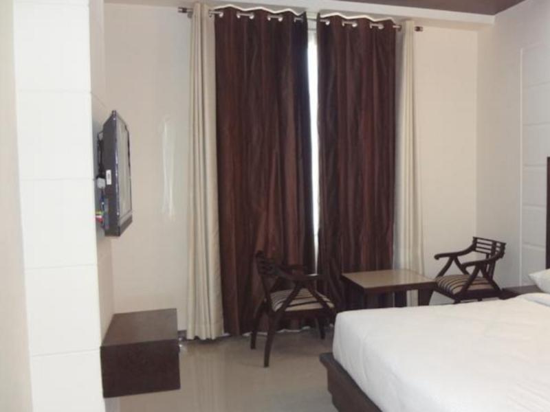 Hotel Crimson Palace Agra  Exteriör bild