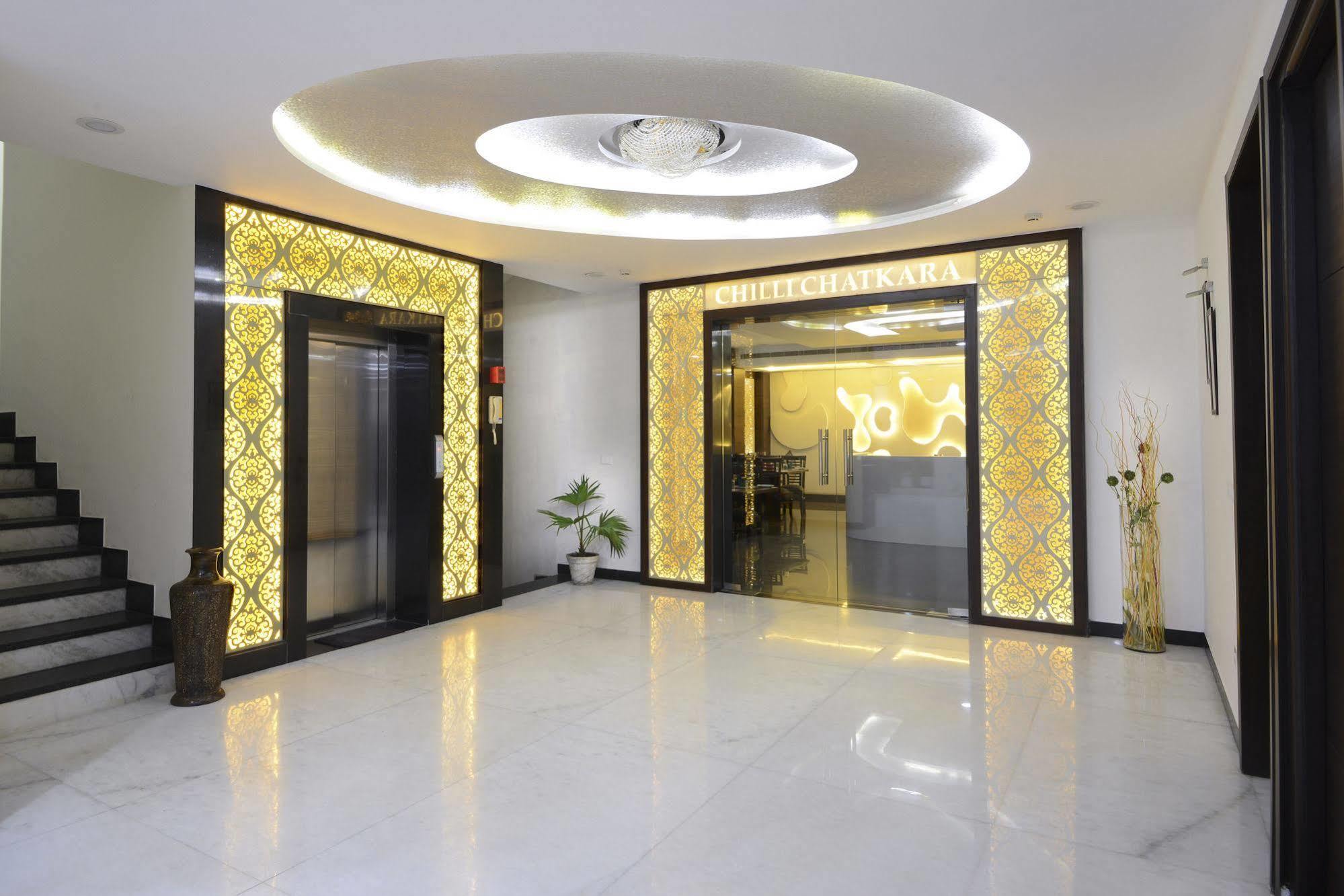 Hotel Crimson Palace Agra  Exteriör bild