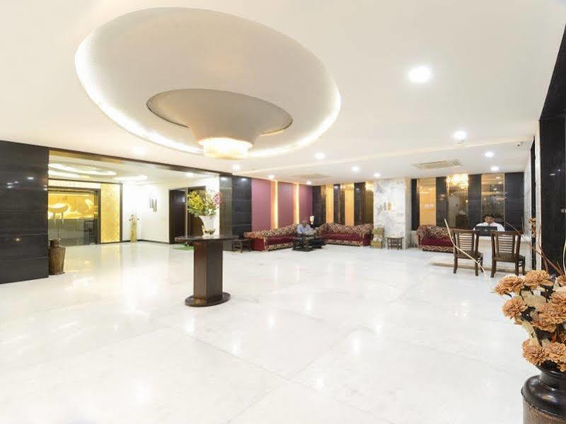 Hotel Crimson Palace Agra  Exteriör bild